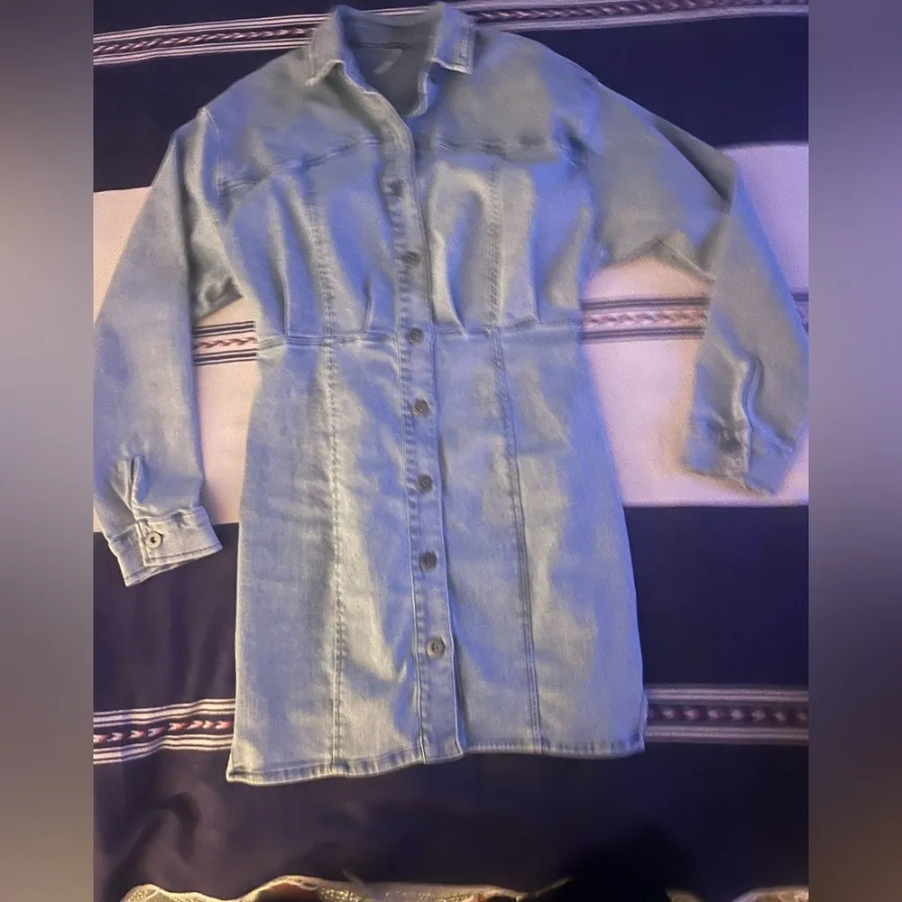 Amber Denim dress Sz 4. Fits L NWT - Image 11