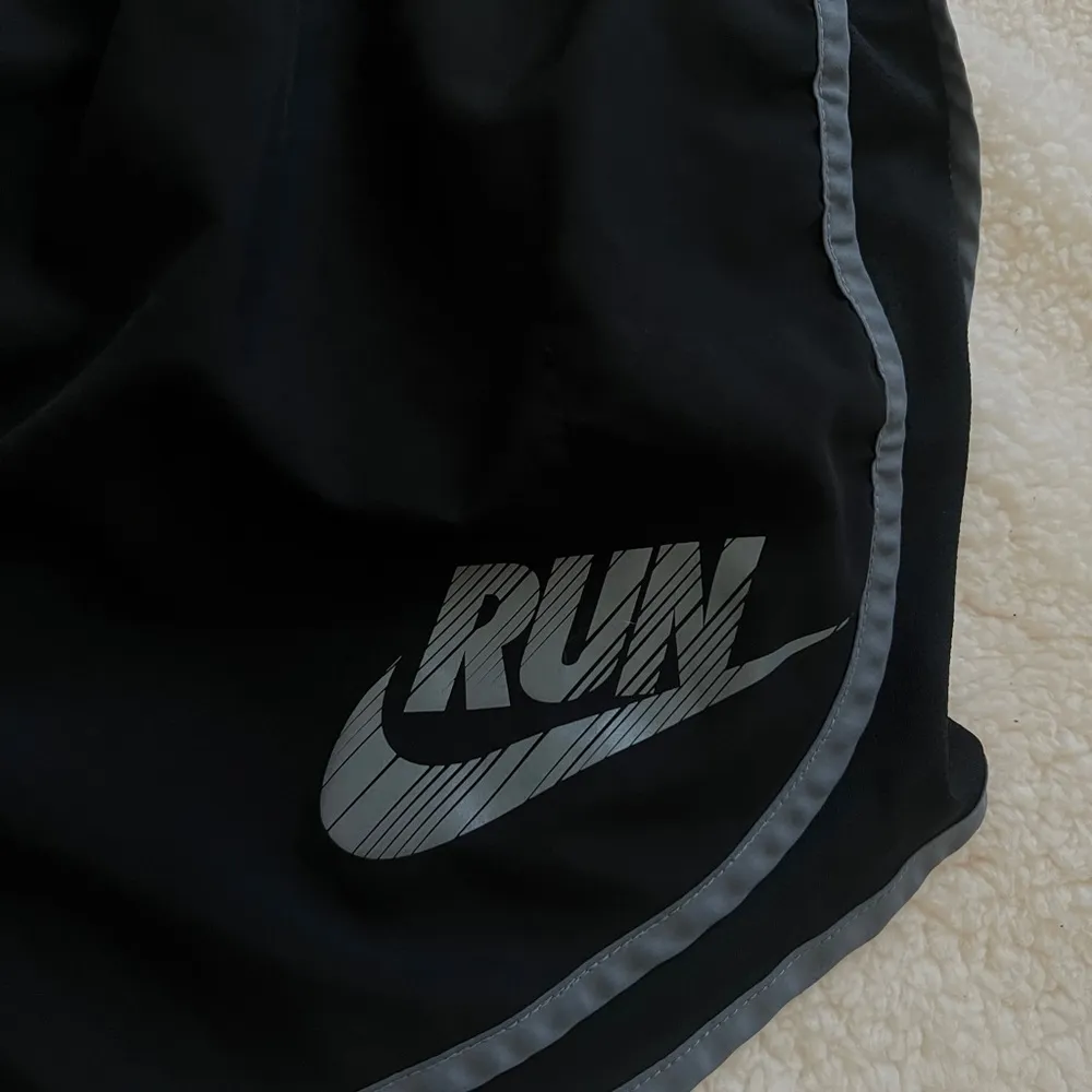 Nike Black and Gray Athletic Shorts Lightweight Performance - Image 2