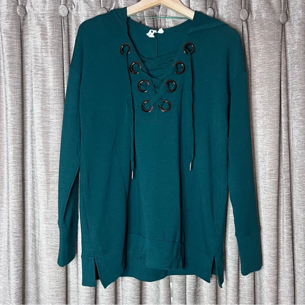 Cable & Gauge Green Grommet Lace-Up Long Sleeve Hooded Top Size Small - Image 2
