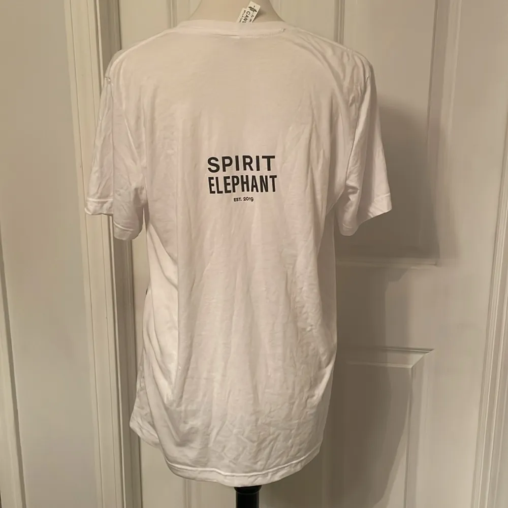 😌🌱 Cutest Plant Based Oversized White Tee Size L - Image 3