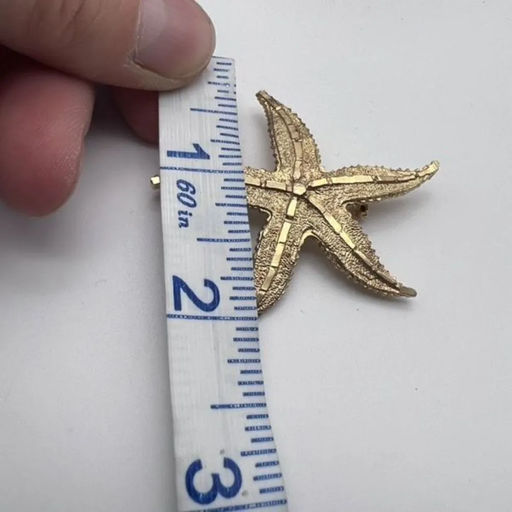 Vintage Women's Gold Tone Brushed Textured Ribbed Edge 5‎ Point Starfish Brooch - Image 6