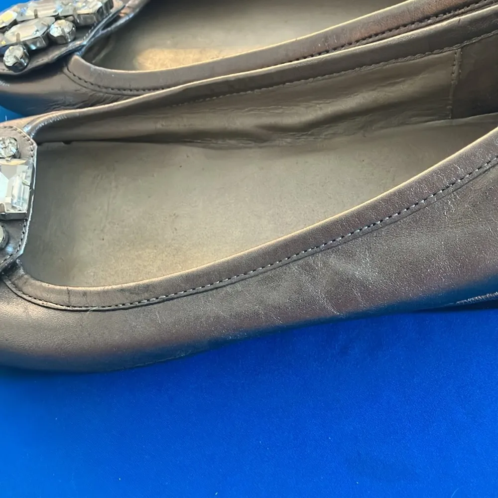 Elegant Silver Women's Flats with Crystal Embellishments and peep toes 7.5 - Image 2