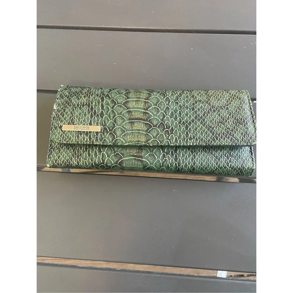 NWT Kenneth Cole Reaction Snake Print Elongated Clutch Green/ Black / Coin Purse Green - Image 7