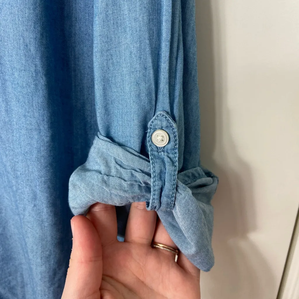 EUC Ann Taylor‎ LOFT The Softened Shirt women’s blue denim look button shirt S - Image 3