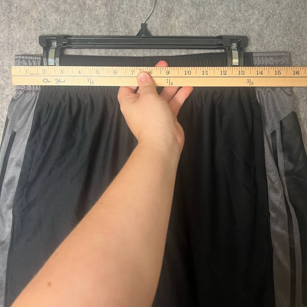 UNDER ARMOUR Men Size LARGE black‎ basketball long shorts - Image 4