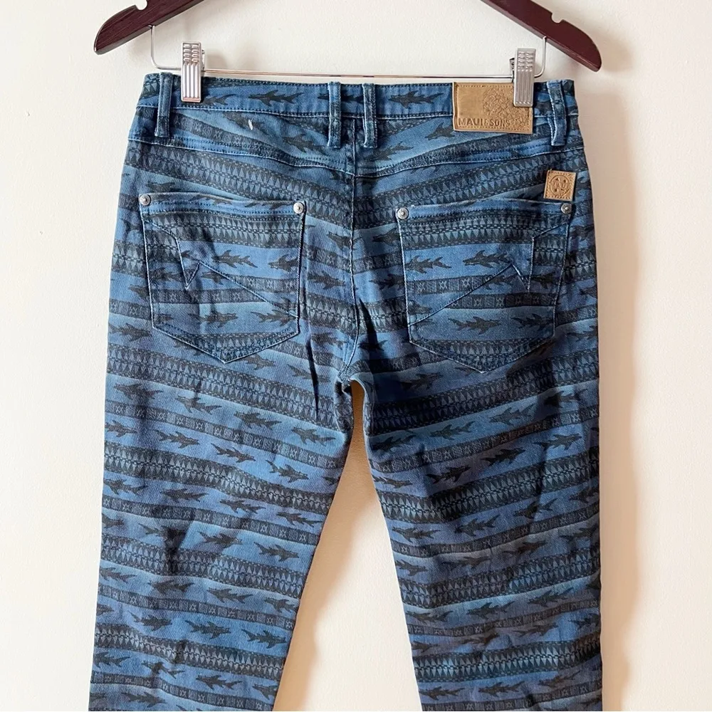 MAUI AND SONS Ladies Throw Back Jeans Size S Riviera Shark Print Blue Skinny NEW - Image 7