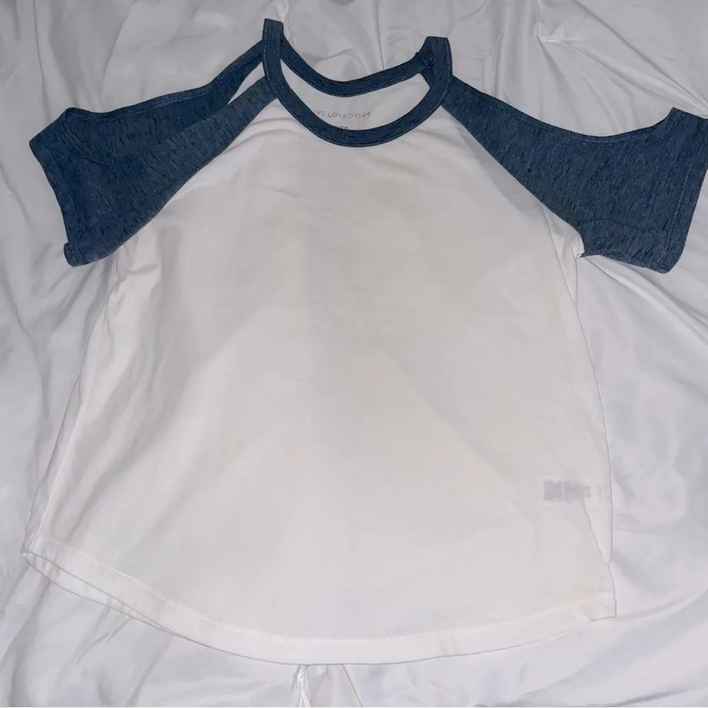 Cold-Shoulder Baseball T-Shirts Womens X-Small
White Navy Graphic T-Shirt top - Image 10