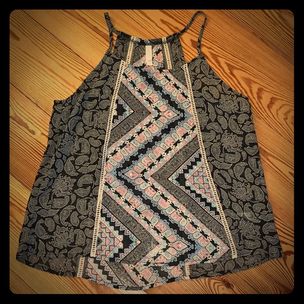 Xhilaration Flowy Tank Top - Image 3