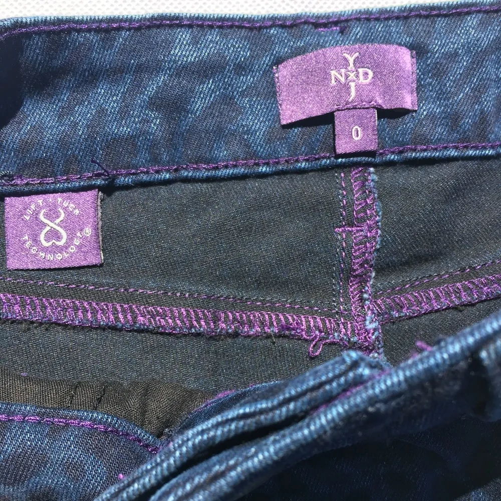 NYJD Alina Animal Print Jegging Jeans in Indigo - Image 5