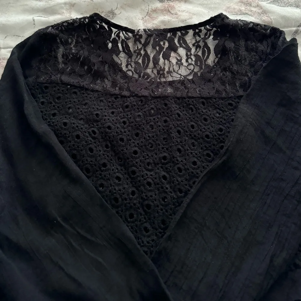 Forgotten Grace black lace crochet long sleeve blouse tunic, size S bohemian - Image 9