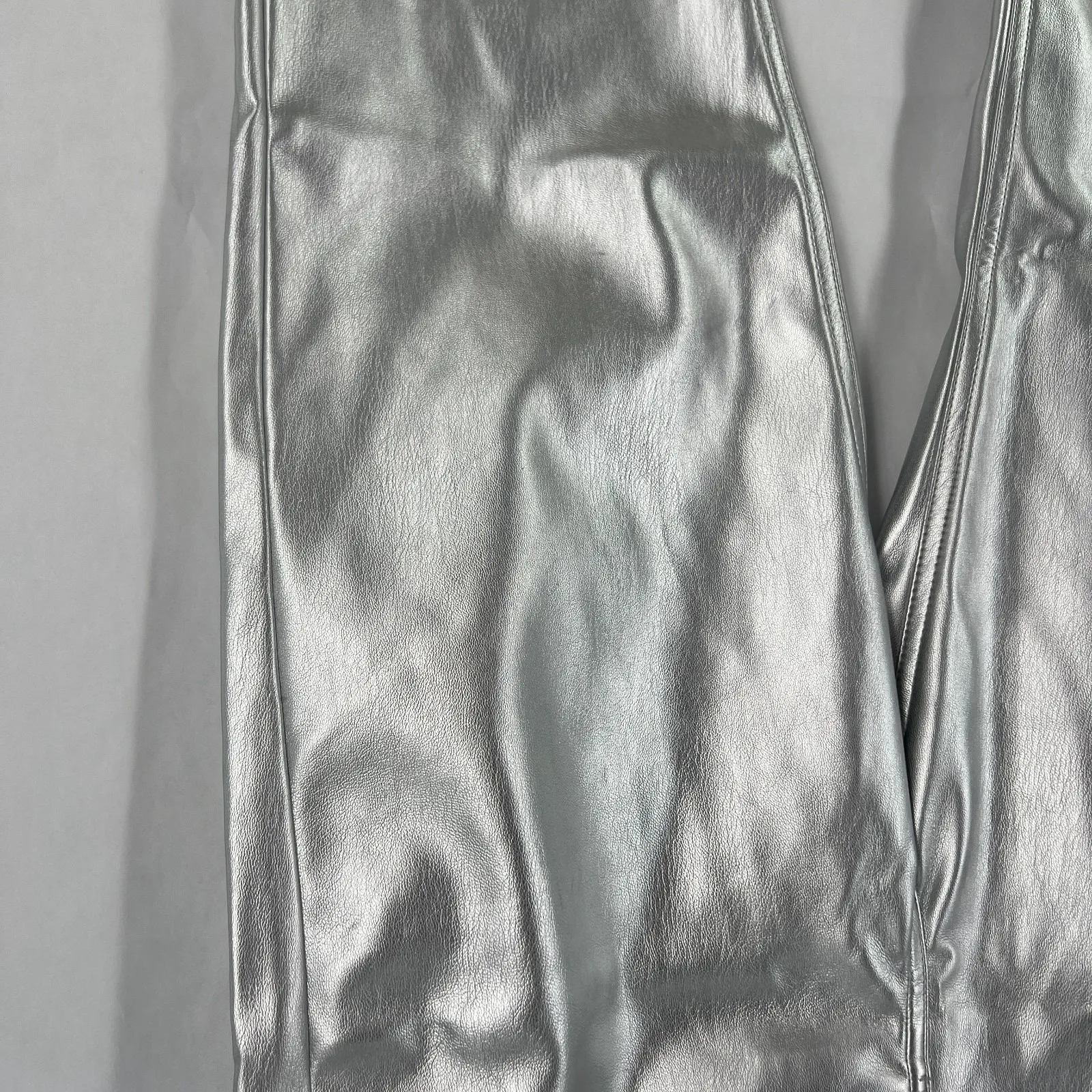 Abercrombie & Fitch 90s Straight Pants Womens 26 Silver Faux Leather High Rise - Image 4