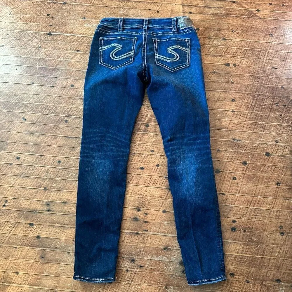 Silver western Suki skinny cowboycore distressed 30x31 jeans - Image 4
