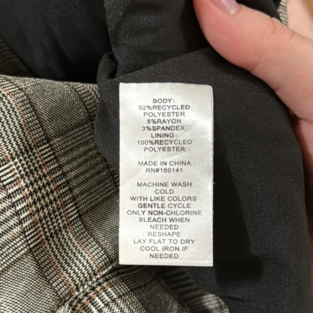 89th + Madison grey and tan double breasted Glen plaid blazer size XL Gray - Image 13