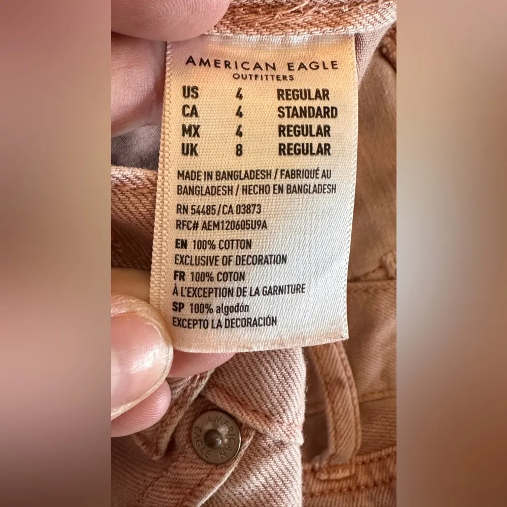 American Eagle wide leg cropped jeans frayed hem size 4 - Image 4