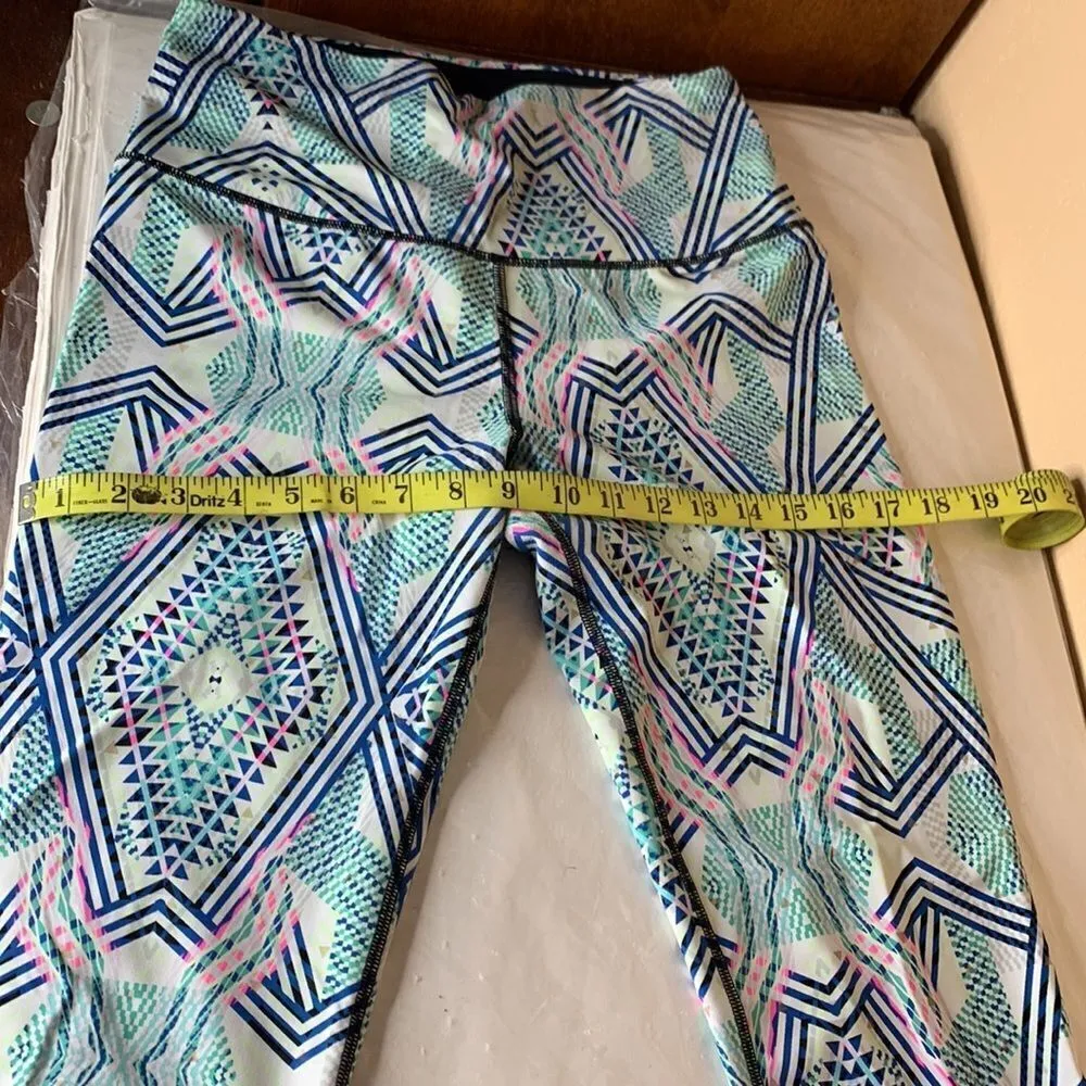 Victoria’s Secret Sport VSX Knockout Crop Leggings Neon Geometric Aztec Print - Image 11
