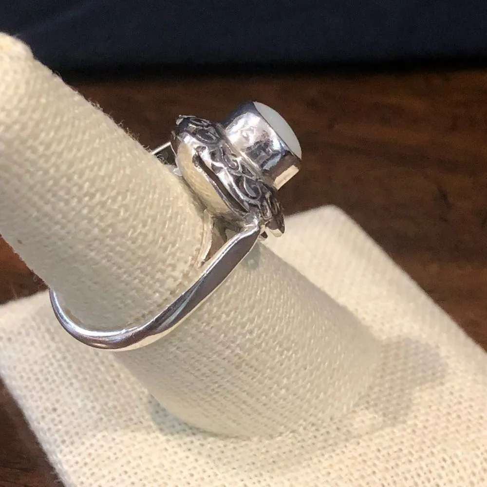 Vintage Sterling Silver Cutout Mother of Pearl Ring Sz 7 - Image 4