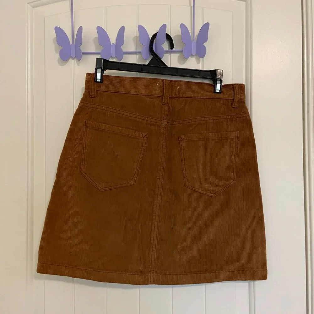 EUC | Kensie‎ Jeans women’s “the skirt” corduroy buttoned miniskirt — size 2 - Image 3