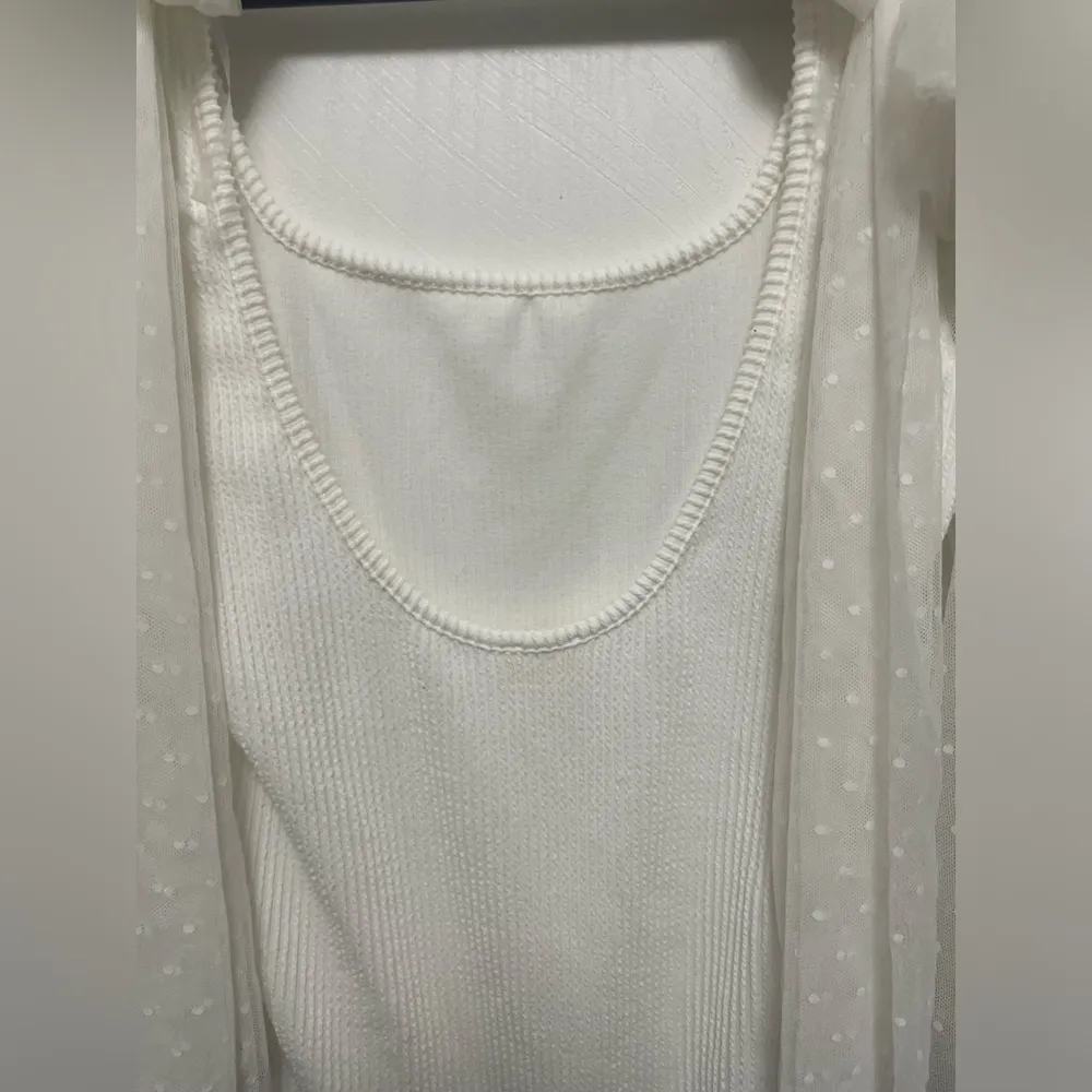 White/Bridal Long Sleeve Bodysuit with Sheer Polka Dot Sleeves sz Large White - Image 5