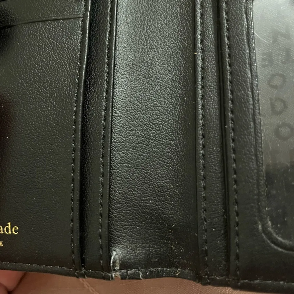 This is a very cool leather Kate spade clutch wallet - Image 4