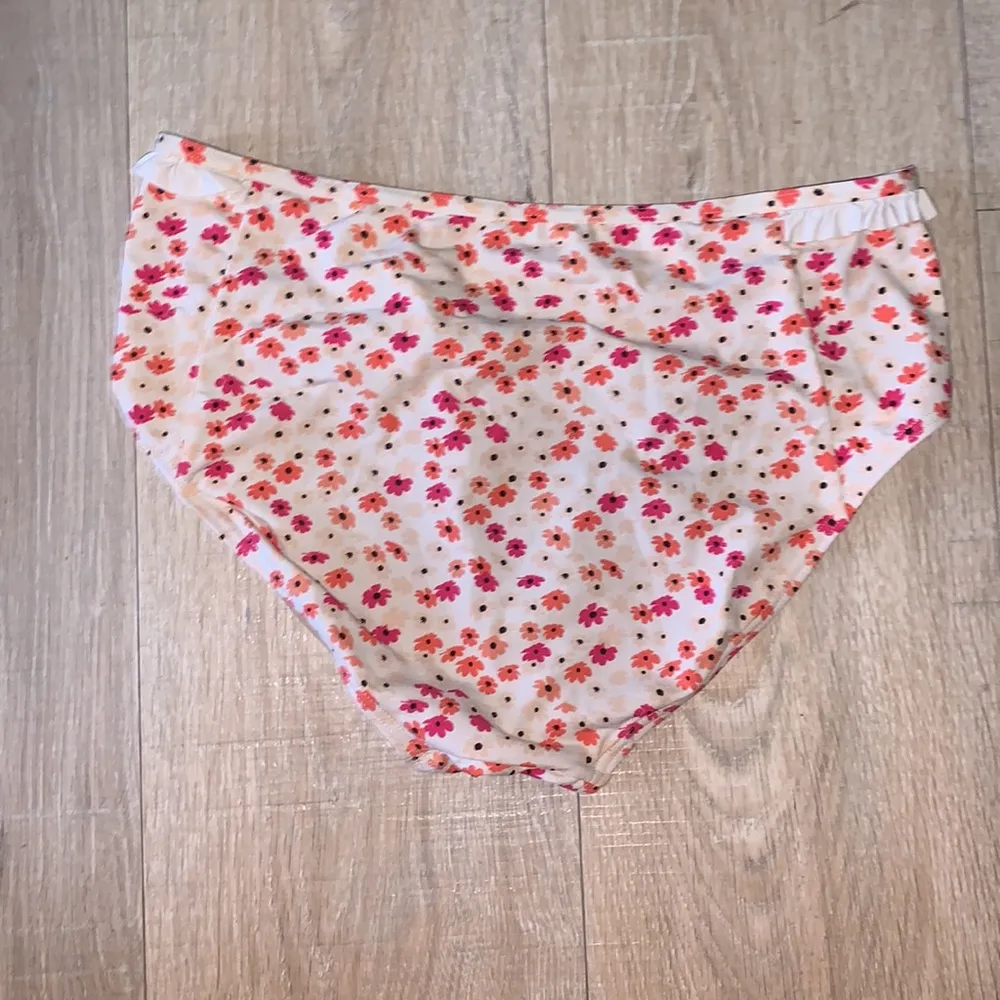 Downeast floral swim suit bottom - Image 3