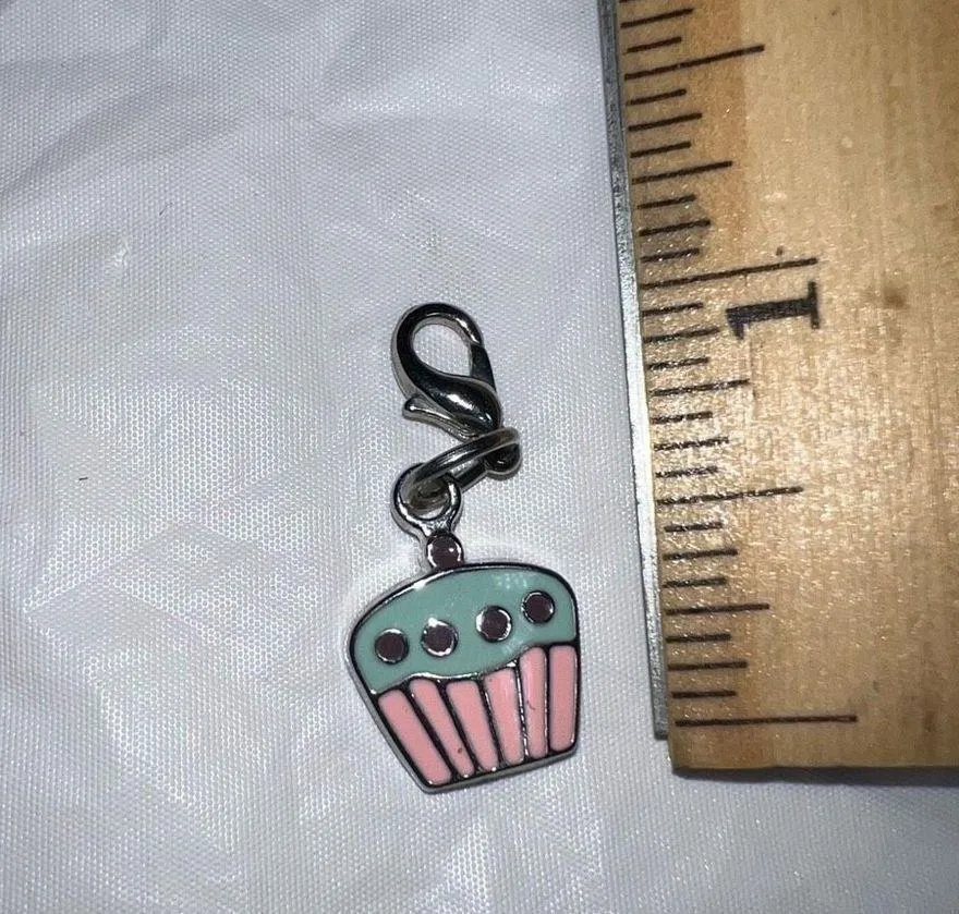 Cupcake Clip on Charm for Bracelet Pink - Image 7