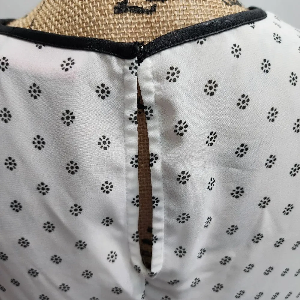 ELLE White Pleated Sleeveless Top with Delicate Floral Print Size M Black Size M - Image 3