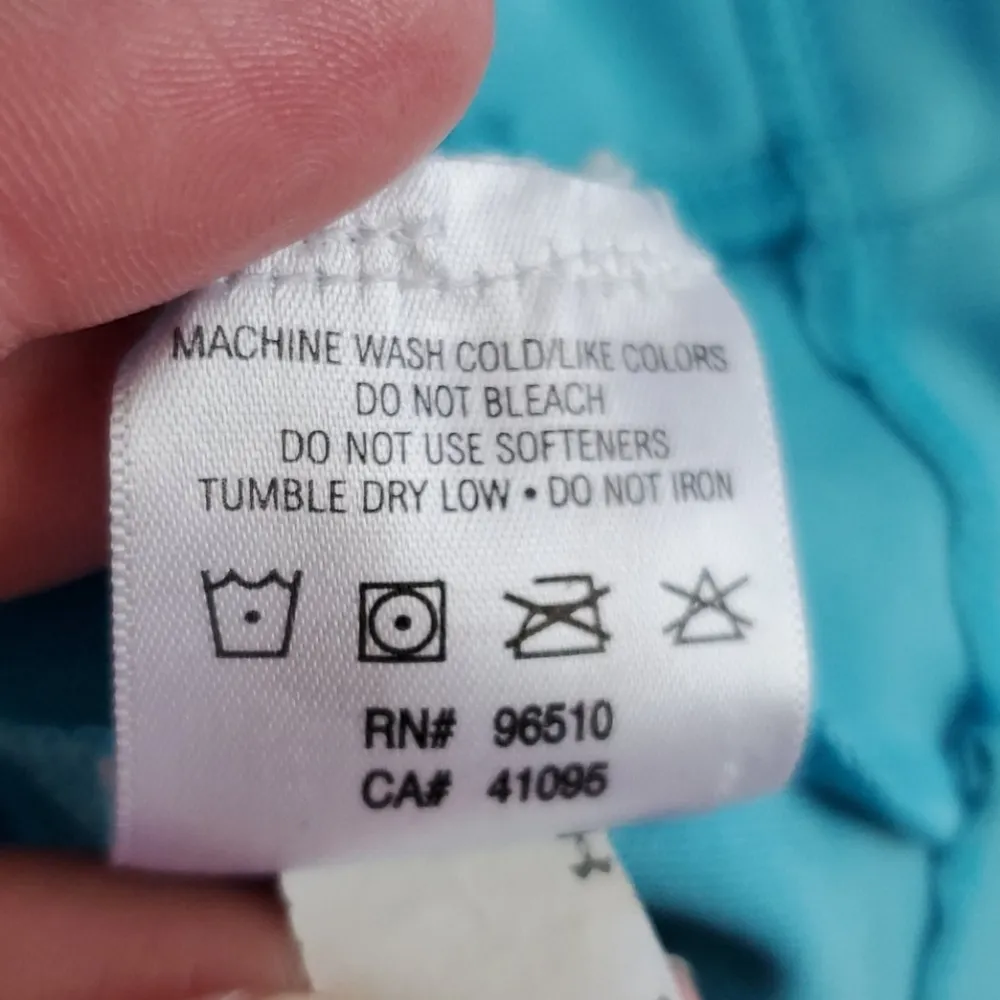 Under Armour track jacket size s - Image 9