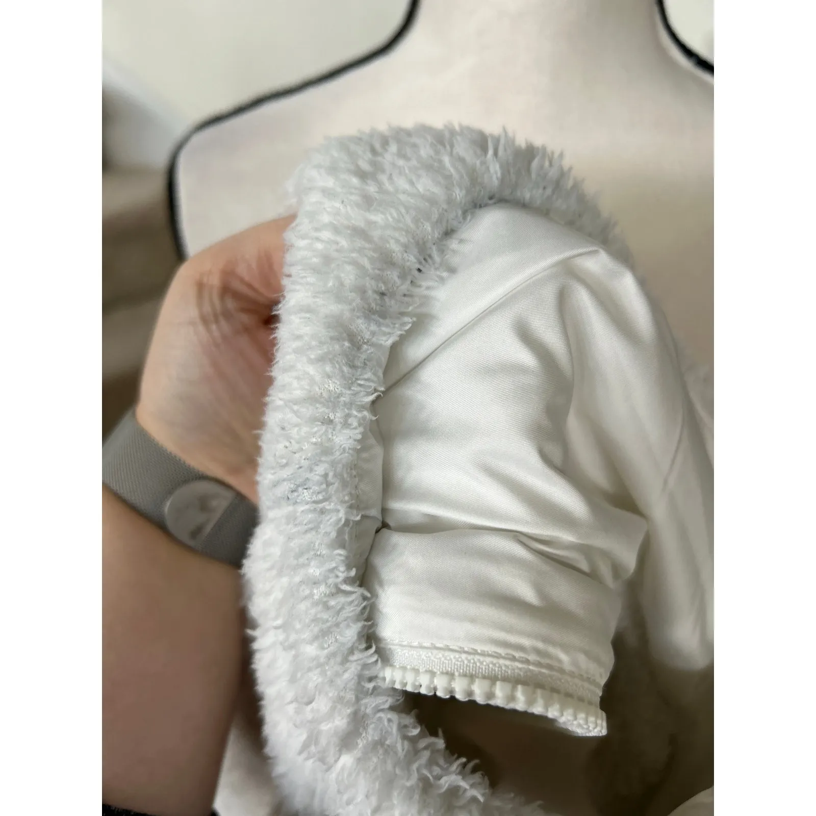 Patagonia Los Gatos White Fuzzy Fleece Zip Up Vest - Image 5