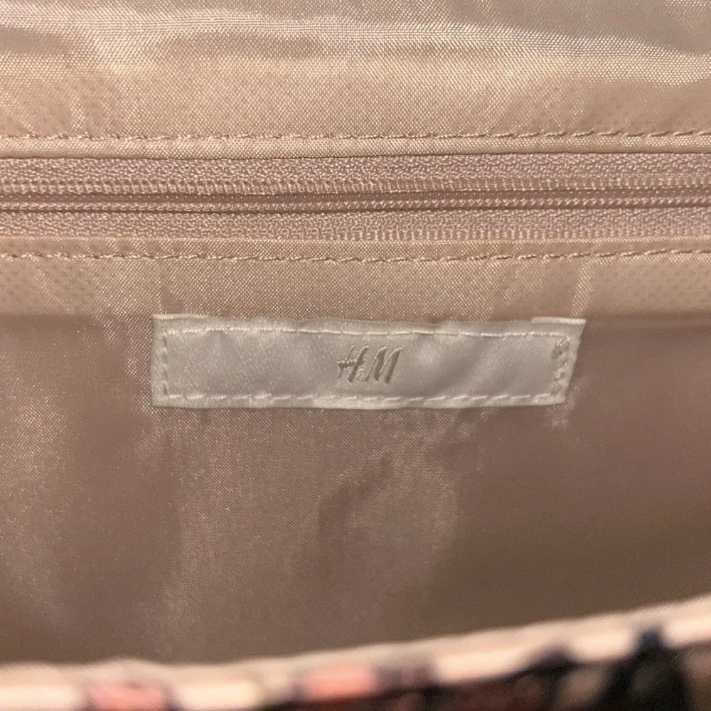 H&M Floral Print Green/Print Crossbody Bag.NWT - Image 8