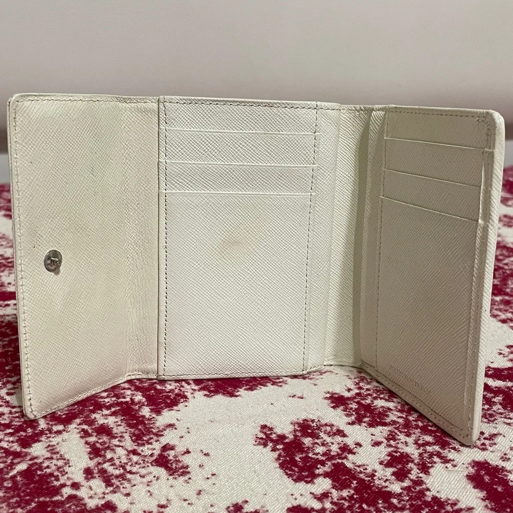Burberry Kisslock Wallet - Image 8