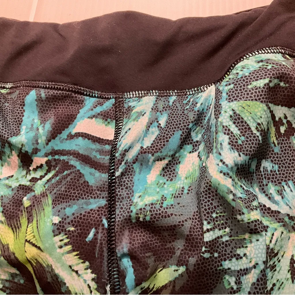 Athleta Women Sz S Track This Run Nepali Teal Green Black 3” Athletic Shorts - Image 3