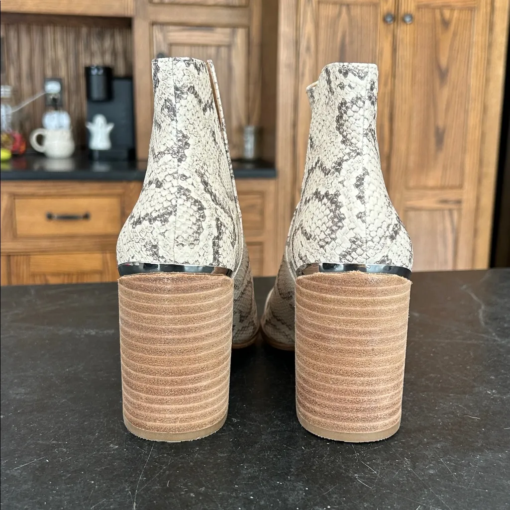 Steve Madden Kaylah Snake Skin Ankle Boots Stacked Heel Pointy Toe Heeled size 7 - Image 7