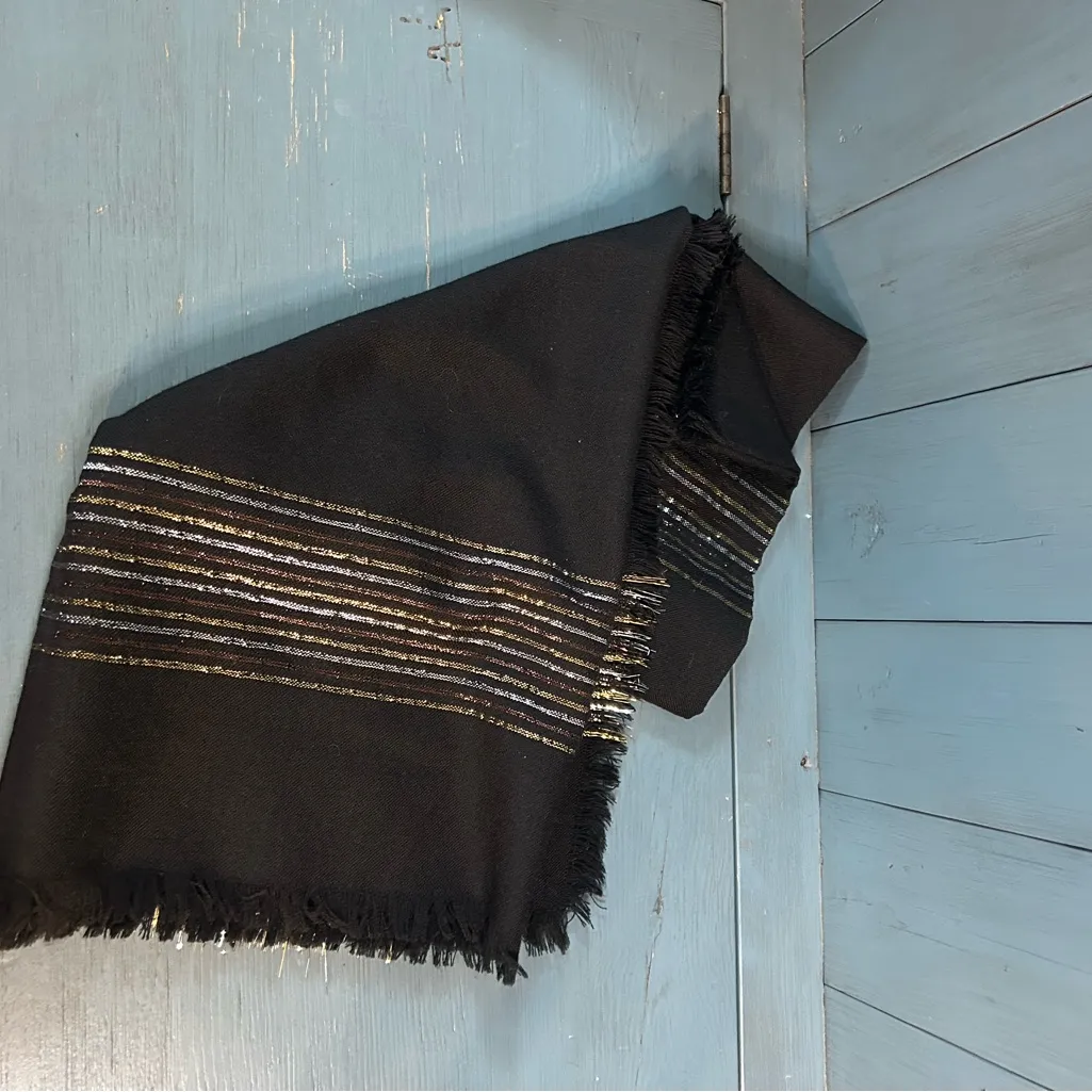 Vintage Echo Black Scarf with Gold & Silver Threads 48x51 - Image 8