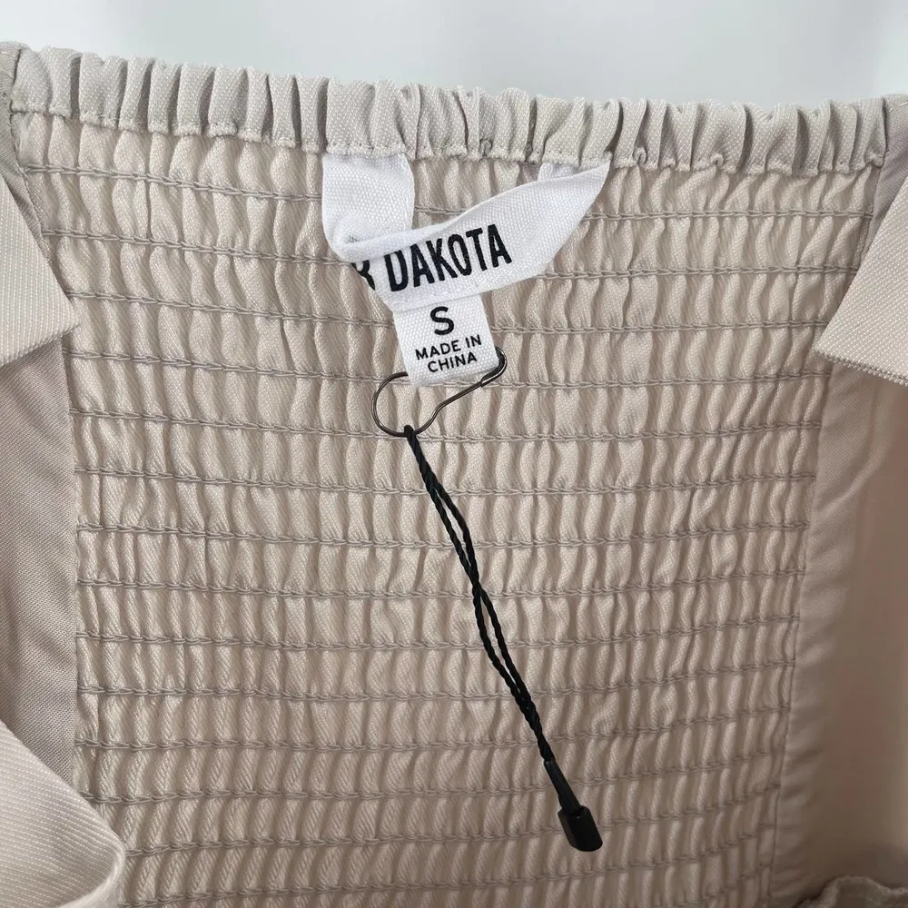 NEW BB DAKOTA Jumpsuit Size Small Khaki Cream Cropped Belted Side Zipper NWOT - Image 6