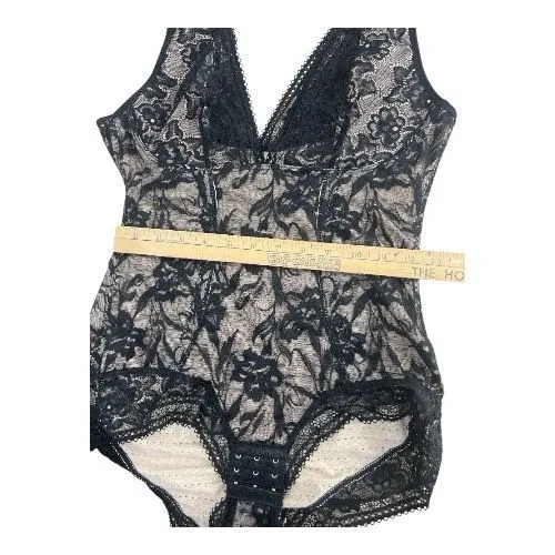 Larry Levine Shapewear Black Floral Lace Shaping Bodysuit Size XL V Neck - Image 11