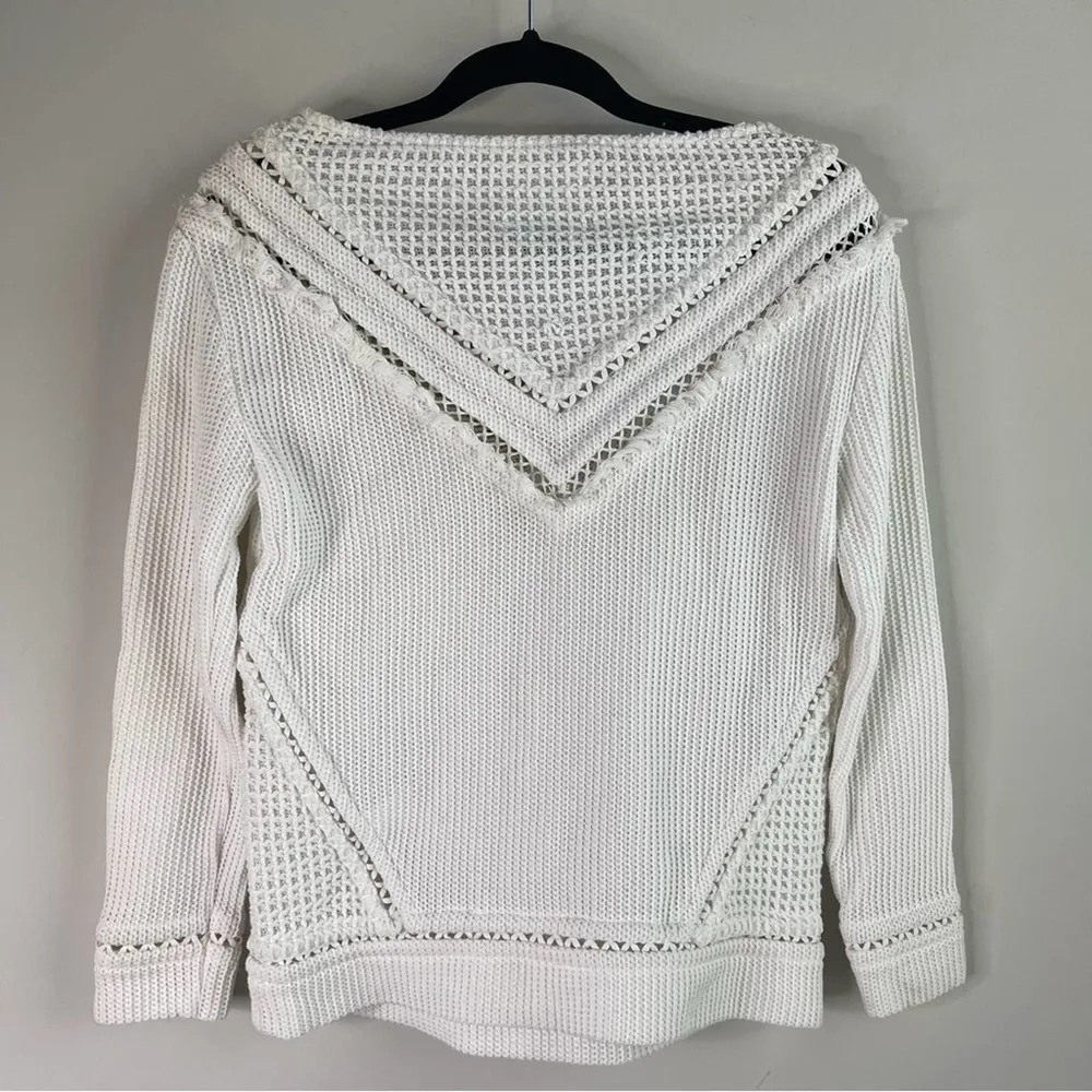 Saylor Revolve white Kellie cut‎ out sweater size small - Image 9