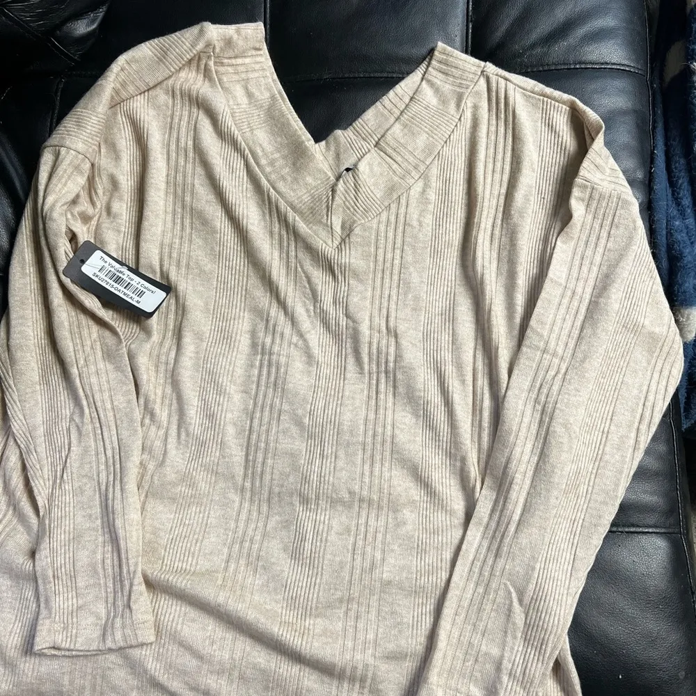 Double V neck sweater Tee - Image 2