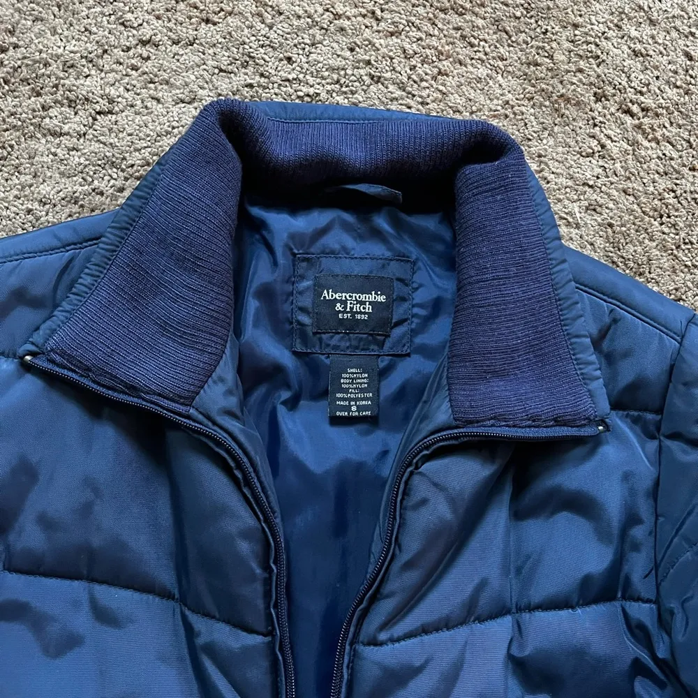 Abercrombie & Fitch Navy Blue Puffer Jacket - Image 2