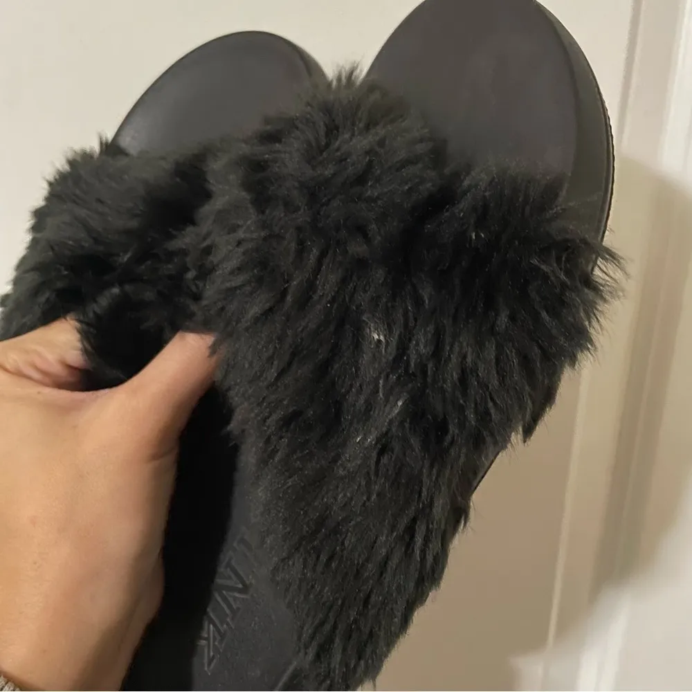 Victoria’s Secret PINK Black Fur Slip On Slides Sandals - Image 3