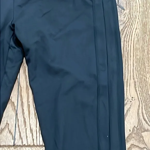 Fabletics  like new medium jogger pants with pockets‎ - Image 2