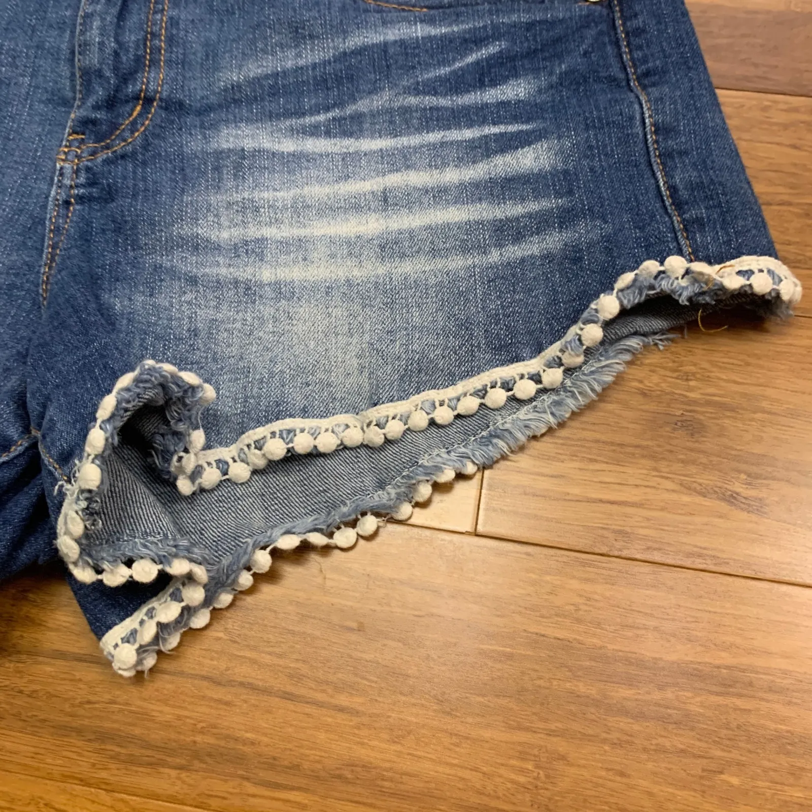 Altar'd State Denim Shorts Womens Size 29 Pom Trim‎ Distressed Blue Jean Shorts - Image 2