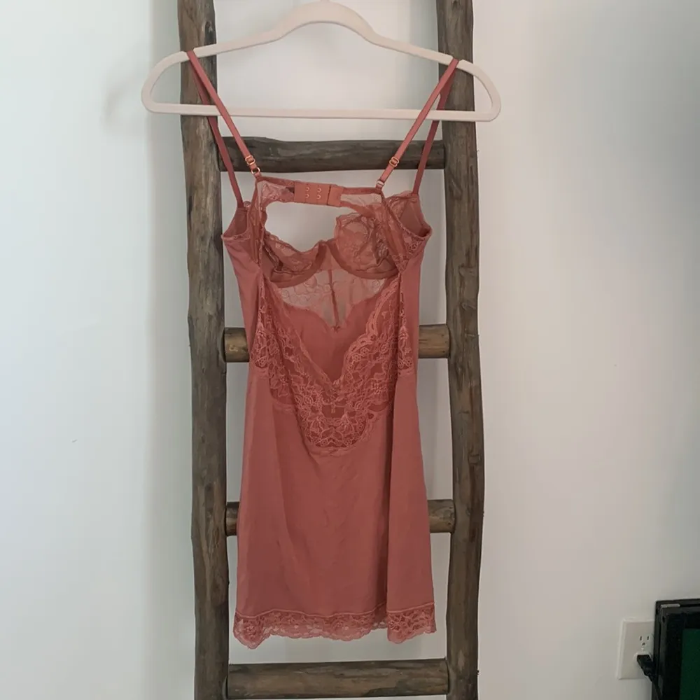Delicate and soft lace peach pink Victoria’s Secret Slip Dress / Size XS - Image 4