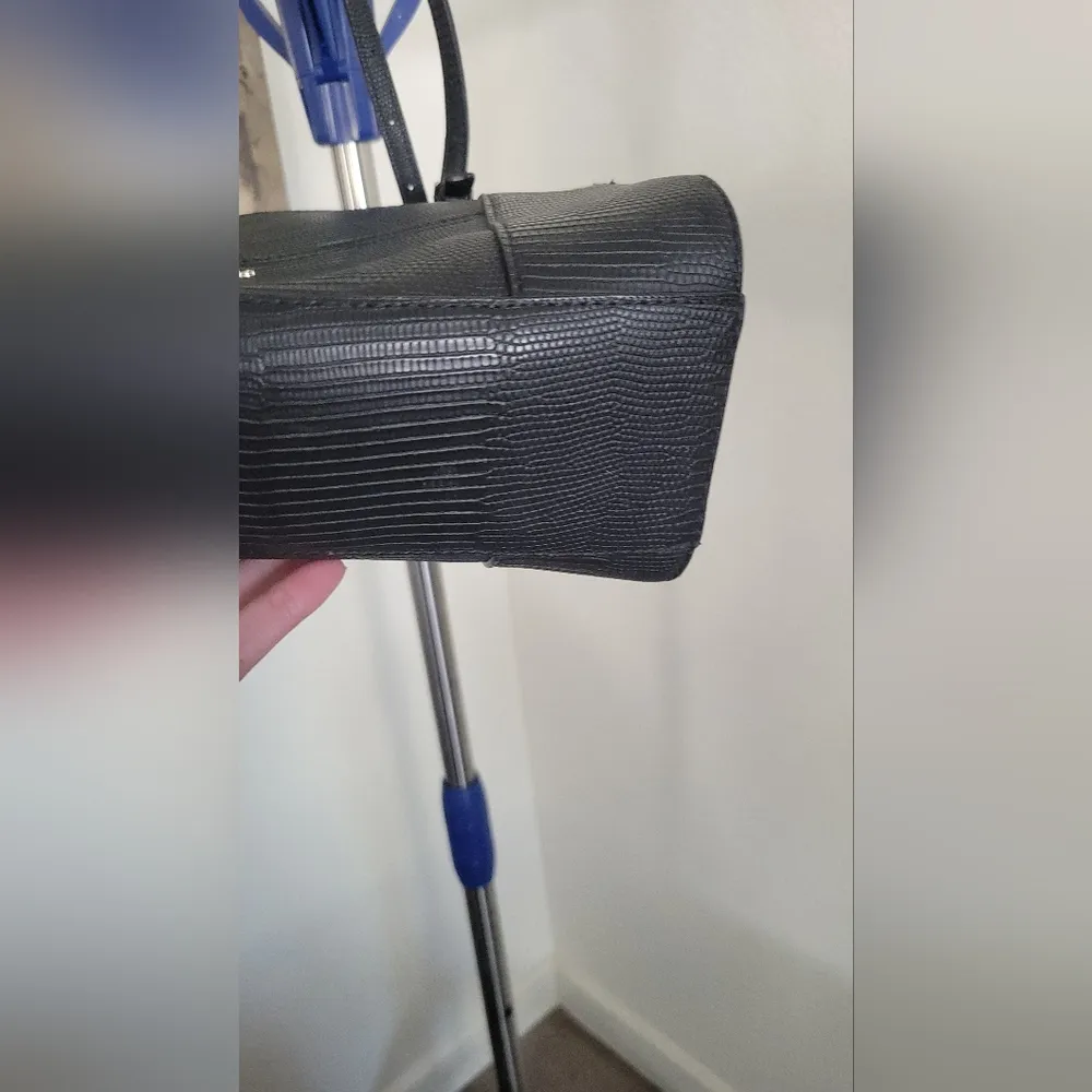 Guess Black Shoulder Bag - Image 9