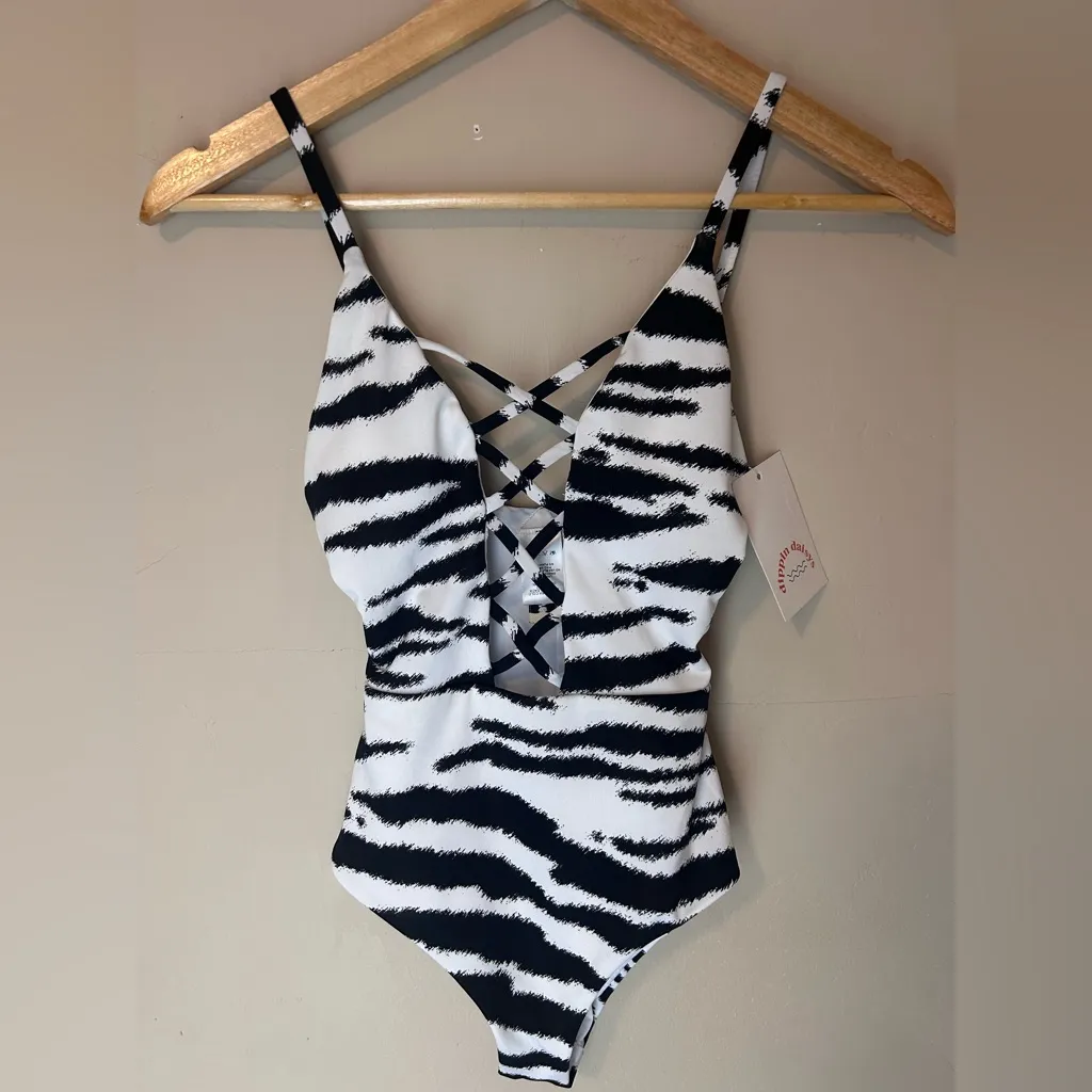 NWT Dippin’ Daisy’s One Bliss Zebra Print One Piece Bathing Suit Size XS - Image 2
