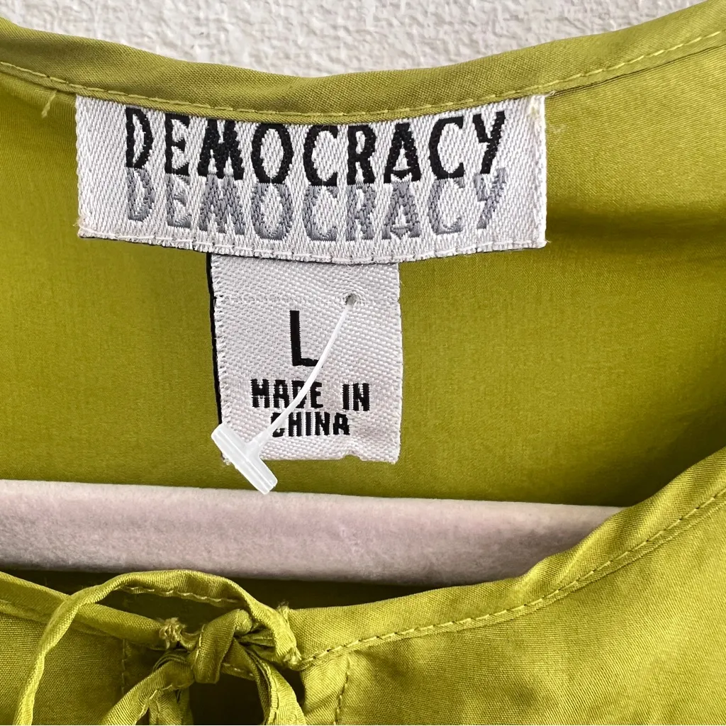 Democracy Olive sequin Embroidered butterfly 100% SILK Blouse top - Image 9