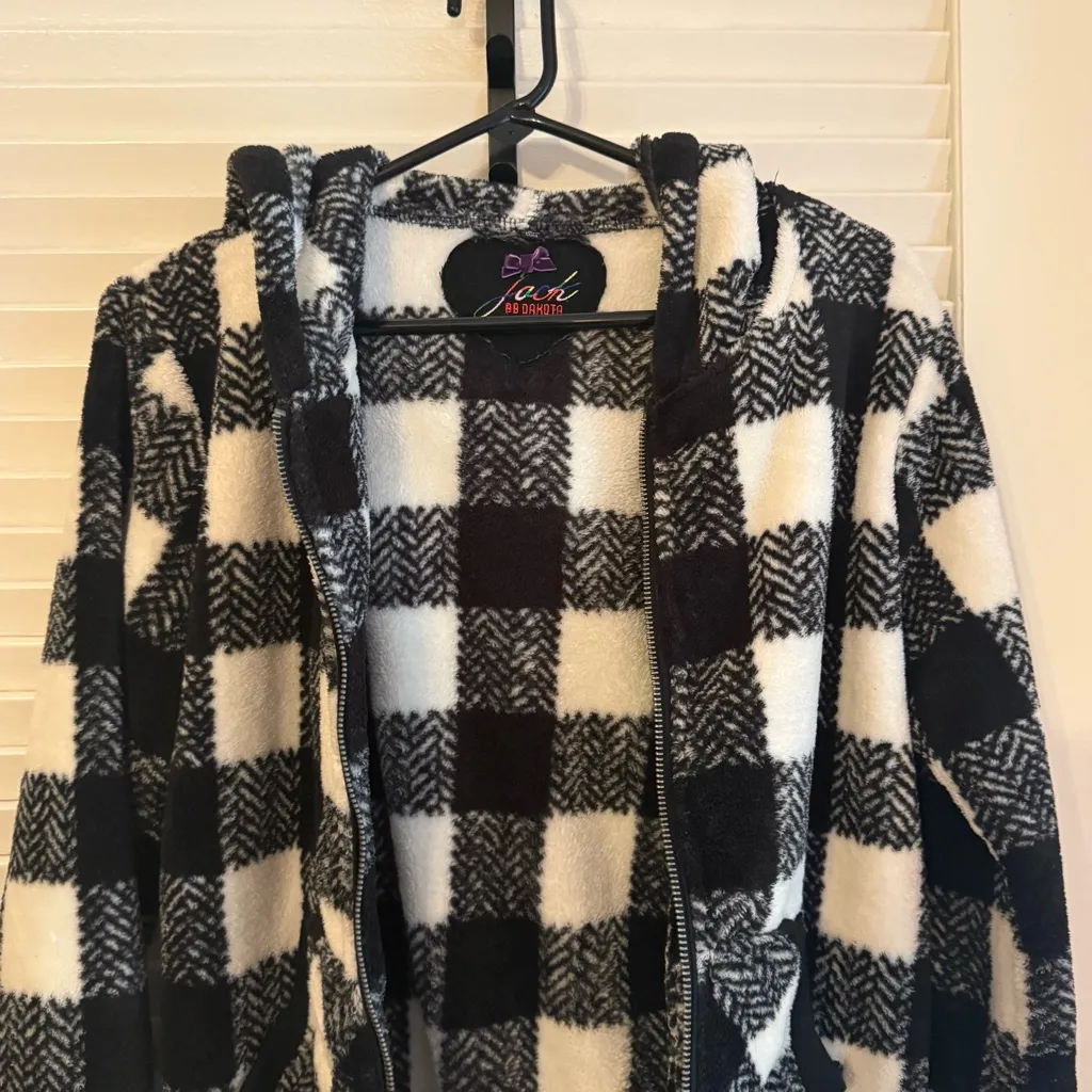 BB Dakota B&W Buffalo Plaid Cropped Fleece Zip-Up Hoodie Cabincore Jacket Size L - Image 5