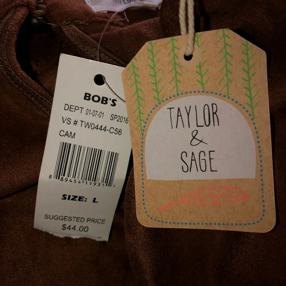 Taylor & Sage high neck cut out tank top - Image 7