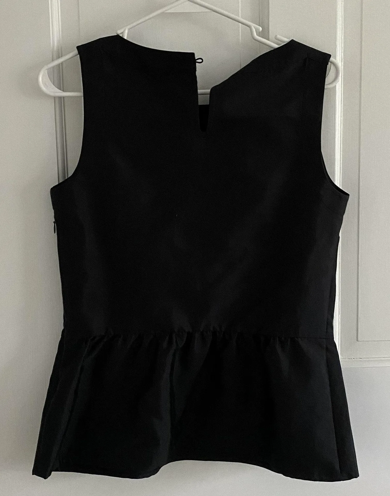 Vineyard Vines Black Top - Image 2