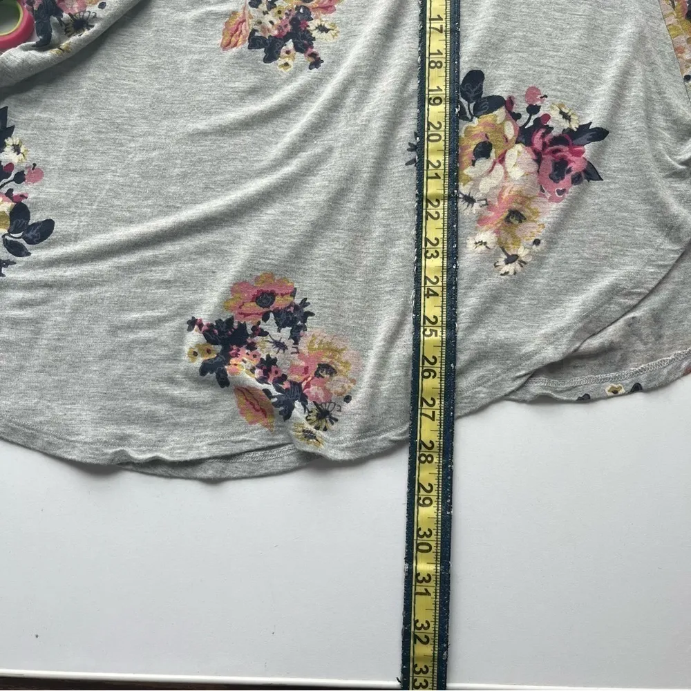 Maurices 24/7 Floral Flowers Loose Fit Tunic Shirt Grey Medium - Image 7