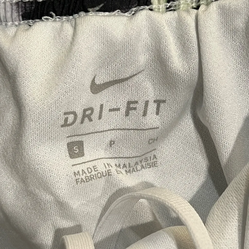 Women’s Nike Dri Fit Floral Sz S Athletic Run Loose Shorts - Image 3